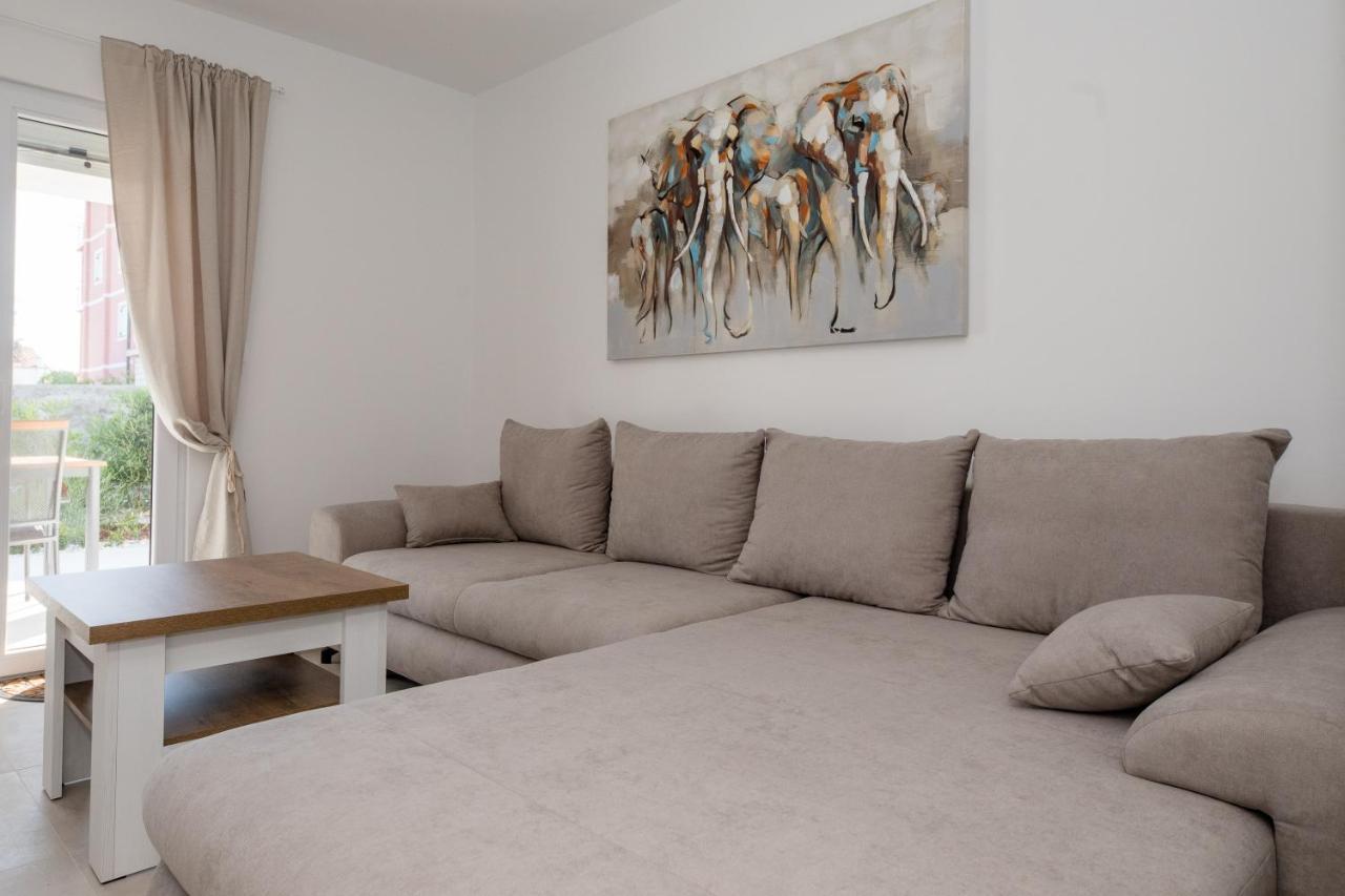 Peaceful Haven Near The Sea-Apartments Torlak Rab Banjol Exteriér fotografie