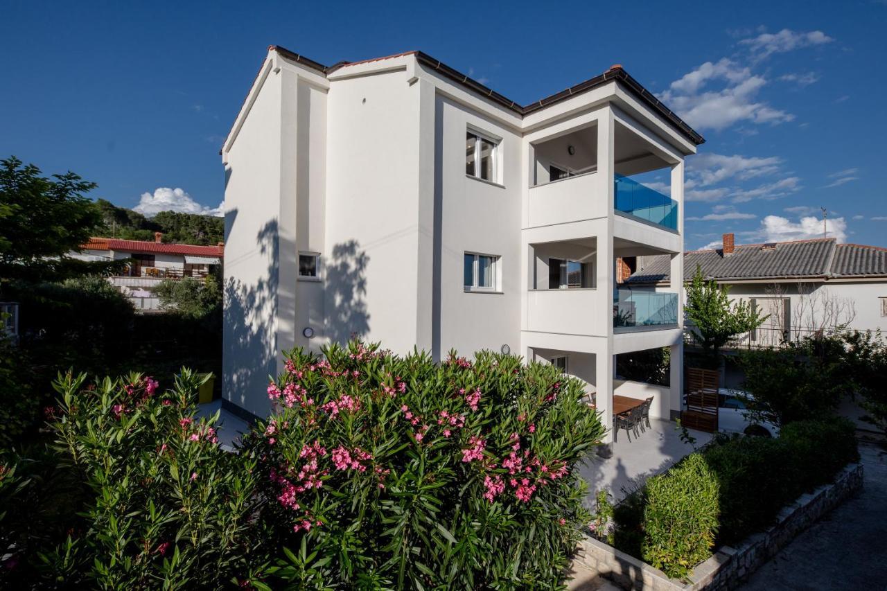 Peaceful Haven Near The Sea-Apartments Torlak Rab Banjol Exteriér fotografie